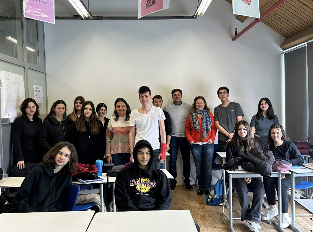 The University in Spain was introduced to our 9th and 10th Grade Spanish Group Students.