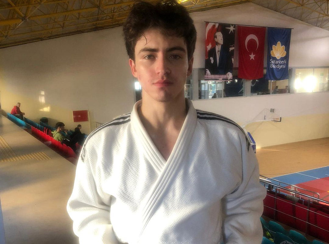 Lise öğrencimiz Batuhan Fatih AYDIN, Okul Sporları Judo Branşında İstanbul 5’incisi Oldu.