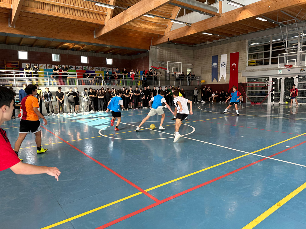 Lise 100. yıl Futsal Turnuvası tamamlandı-1