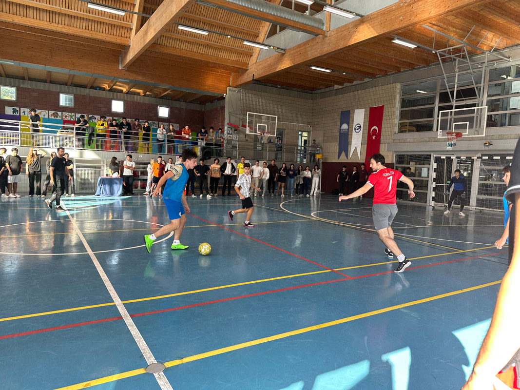 Lise 100. yıl Futsal Turnuvası tamamlandı-5