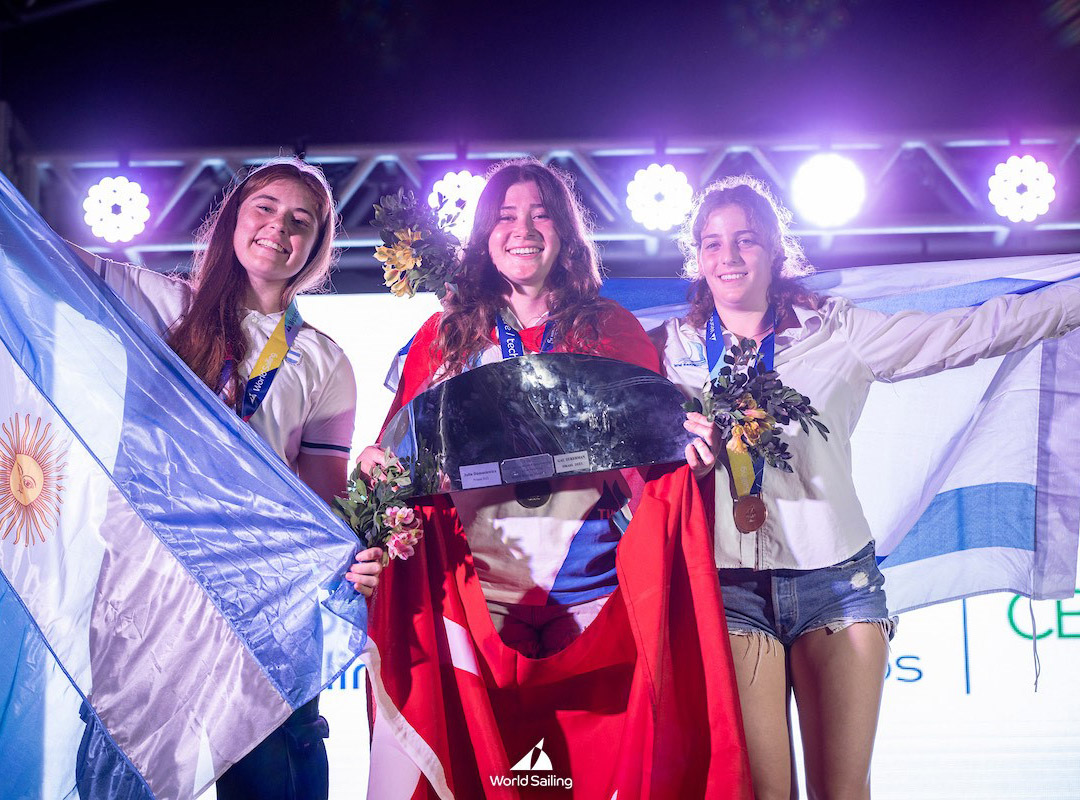 Our national sailor Derin Atakan became “Formula Kite Junior World Champion”