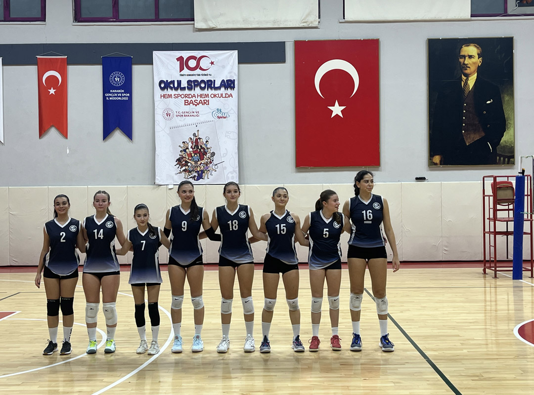 Genç Kız A Voleybol Takımımız-3