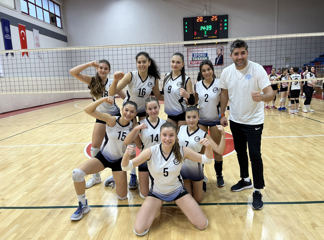 Genç Kız A Voleybol Takımımız-5