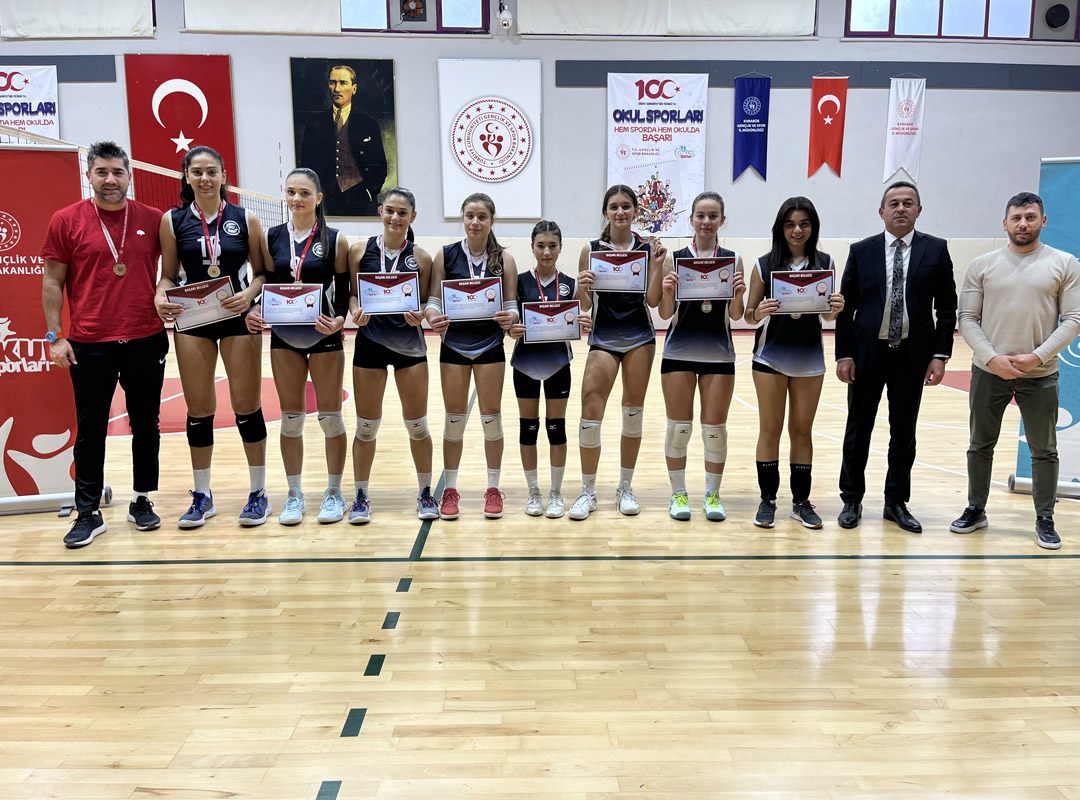 Genç Kız A Voleybol Takımımız-8