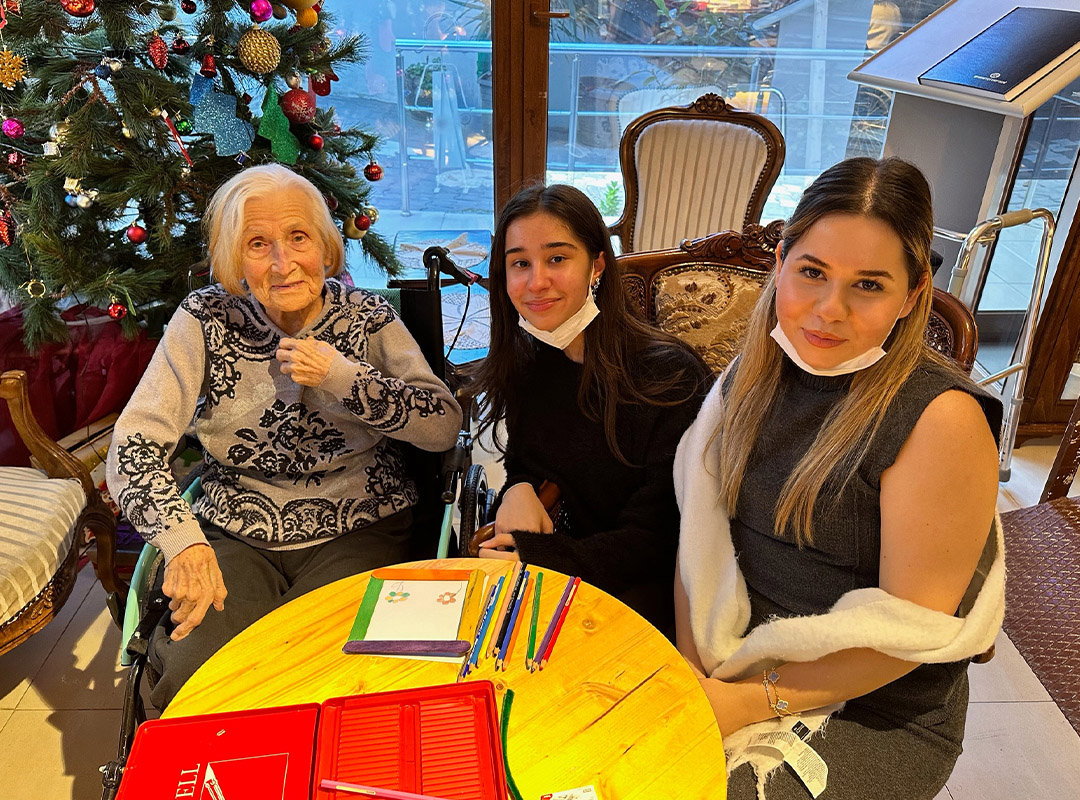 Our students visited the elderly in a nursing home