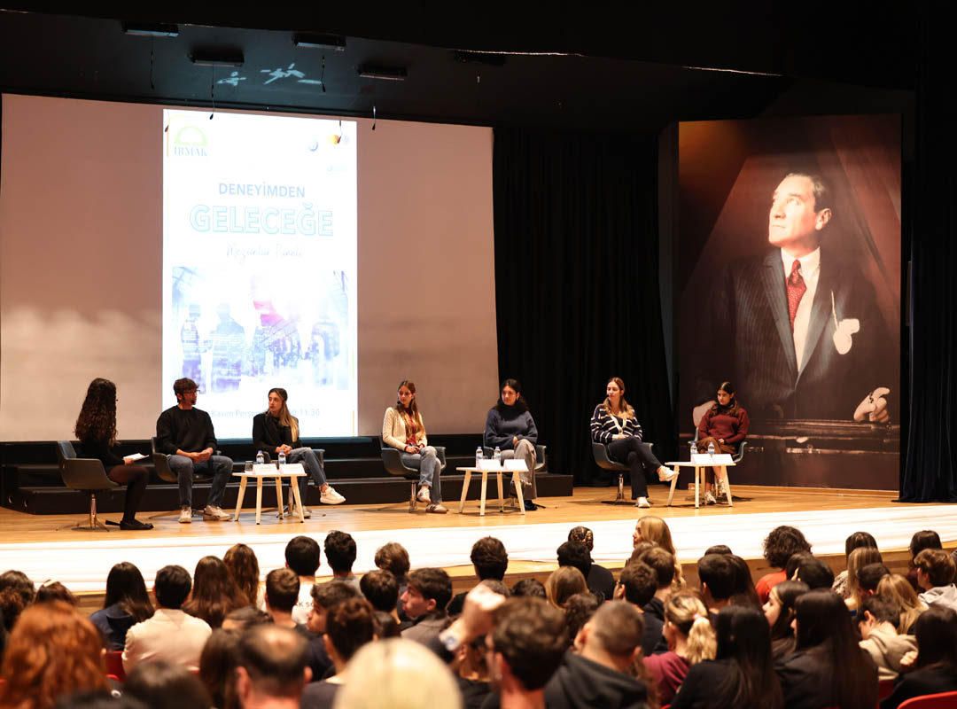 Deneyimden Geleceğe Mezunlar Paneli