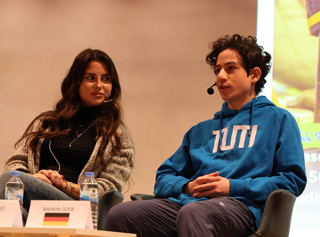 Deneyimden Geleceğe Yurt dışı Mezunlar Paneli-04 Deneyimden Geleceğe Yurt dışı Mezunlar Paneli-04