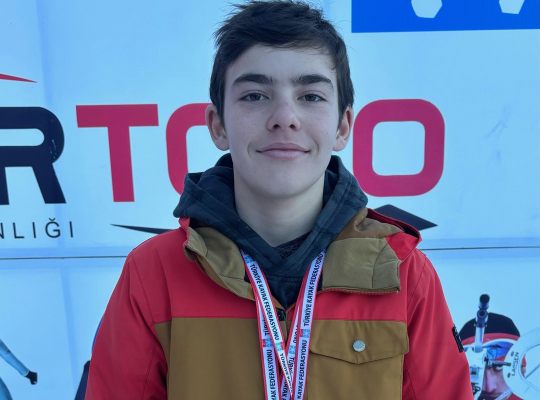 Snowboarding Success of our Middle School Student Deniz Leon ÇOPUROĞLU