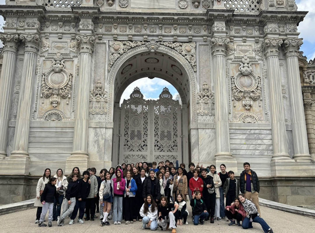 Tarihe Yolculuk: Dolmabahçe Sarayı