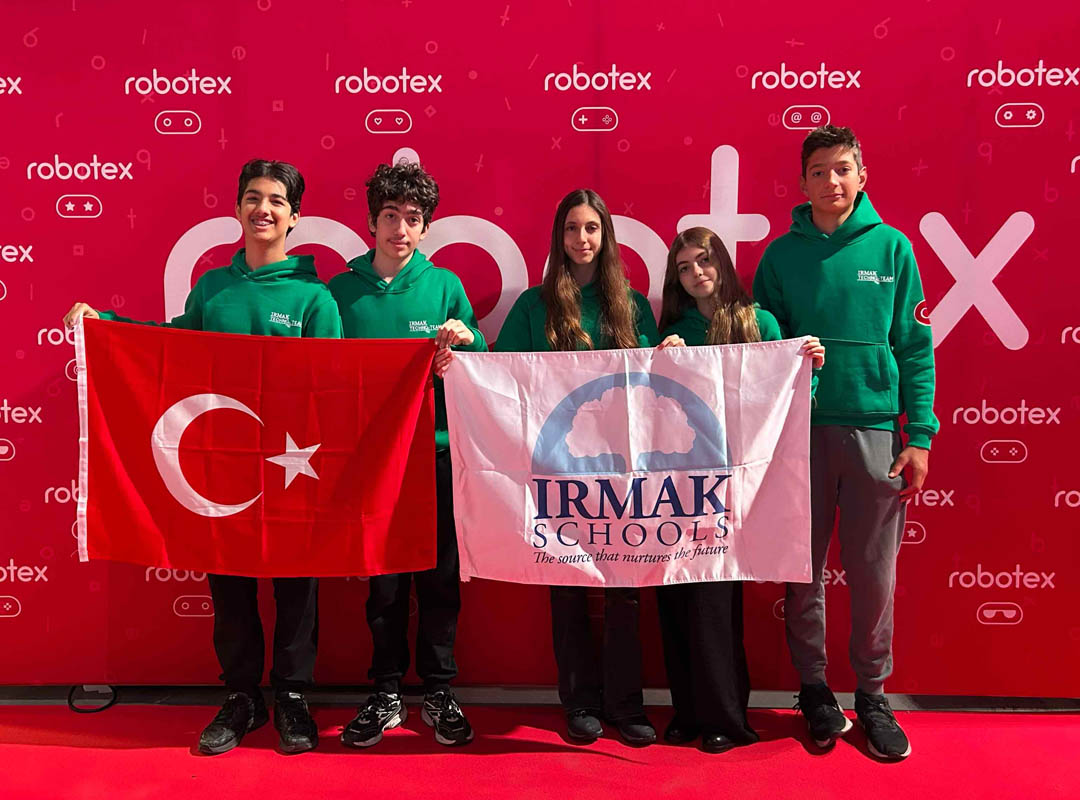 ROBOTEX International'da Ülkemizi ve Okulumuzu Başarıyla Temsil Ettik-02