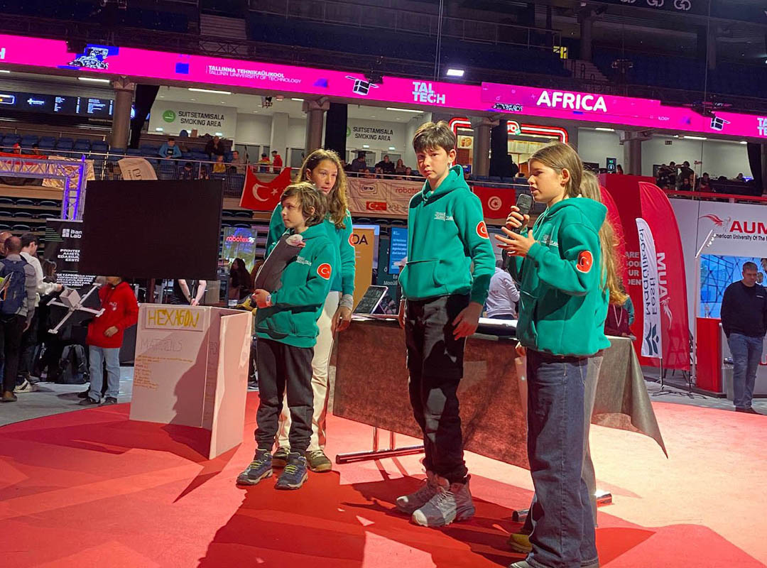 ROBOTEX International'da Ülkemizi ve Okulumuzu Başarıyla Temsil Ettik-10
