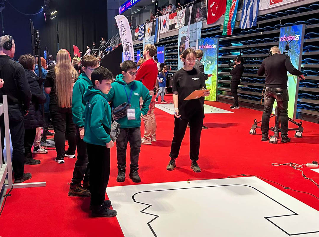 ROBOTEX International'da Ülkemizi ve Okulumuzu Başarıyla Temsil Ettik-11
