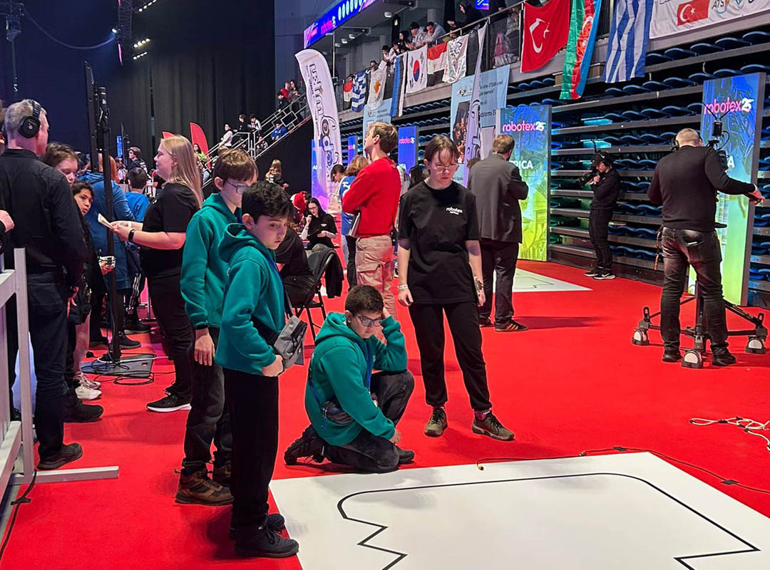 ROBOTEX International'da Ülkemizi ve Okulumuzu Başarıyla Temsil Ettik-12