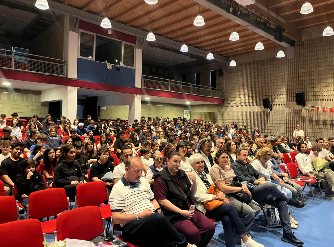 Büyüklere Masallar ile Sahnede Mizah ve Düşünce Bir Arada-03