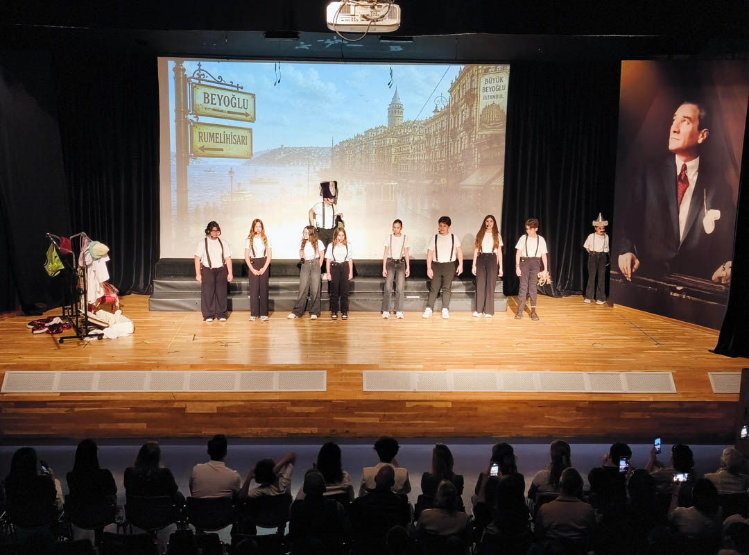 “Fairy Tales for Adults”: An Evening of Humor and Reflection on Stage