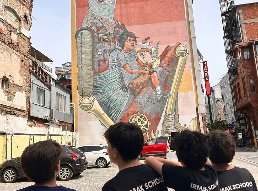 7th Grade Yeldeğirmeni – Mural Field Trip