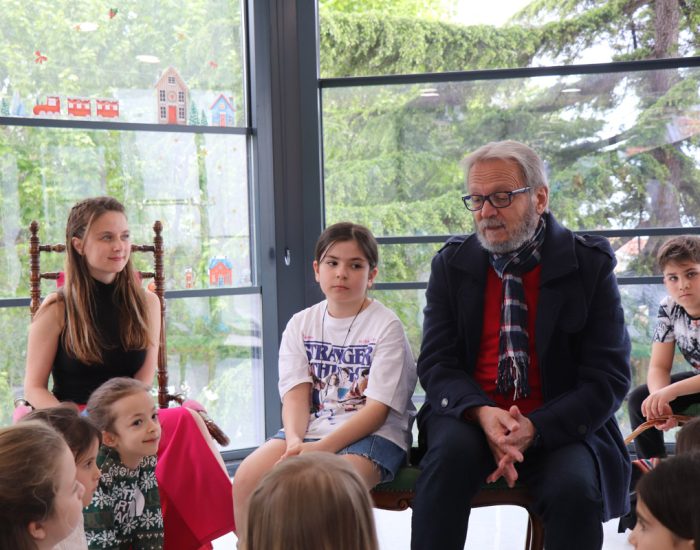 Irmak Tiyatro Topluluğu Oda Tiyatrosu & Mim Sanatçısı Akademisyen Vecihi Ofluoğlu ile Kürsü Senin Sanatçı Buluşması