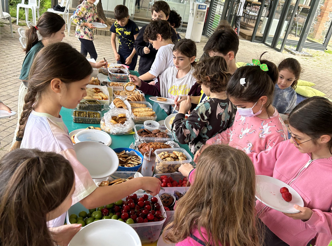 Köşk bahçesinde keyifli bir piknik yaptık-2