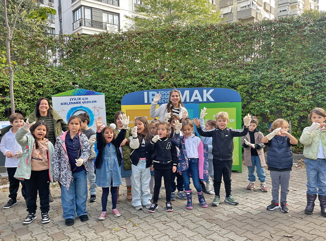 1st graders litter-picking activity