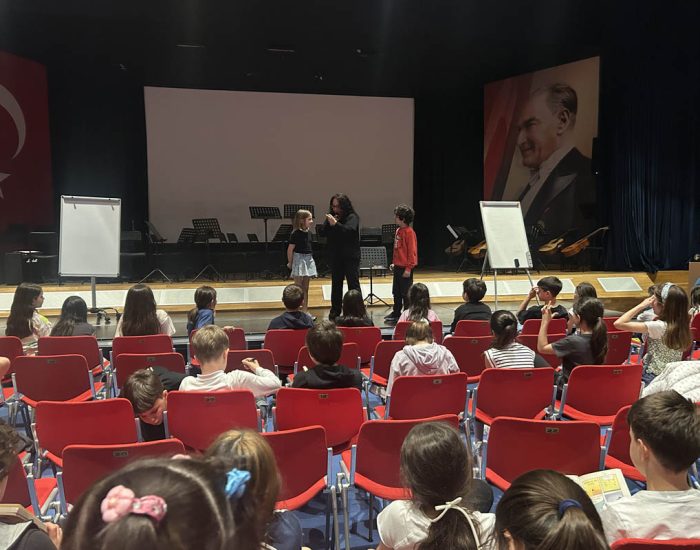 “Bidigago/ Bir Dünya Fikir” Kitabının Yazarı Eda Albayrak ile Söyleşi
