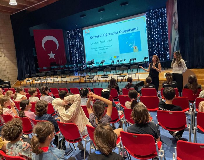Dördüncü Sınıf Öğrencilerimizle Ortaokula Yolculuk: Bilgilendirici Sunum ve Akran Paylaşımı Etkinliği Gerçekleştirildi