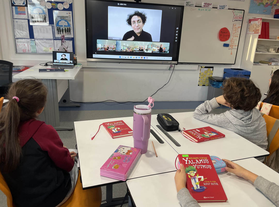 4. Sınıflar Rıfat Batur ile Yazar Söyleşisi-1 4. Sınıflar Rıfat Batur ile Yazar Söyleşisi-1