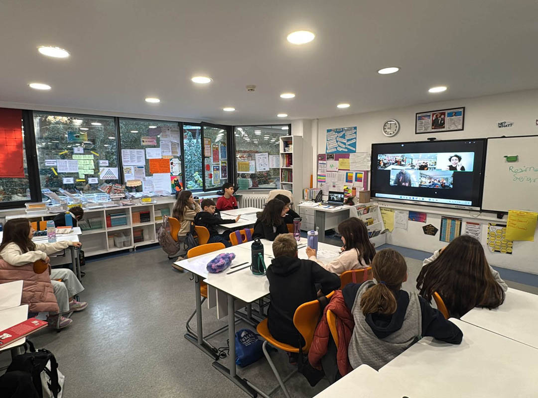 4. Sınıflar Rıfat Batur ile Yazar Söyleşisi-2 4. Sınıflar Rıfat Batur ile Yazar Söyleşisi-2