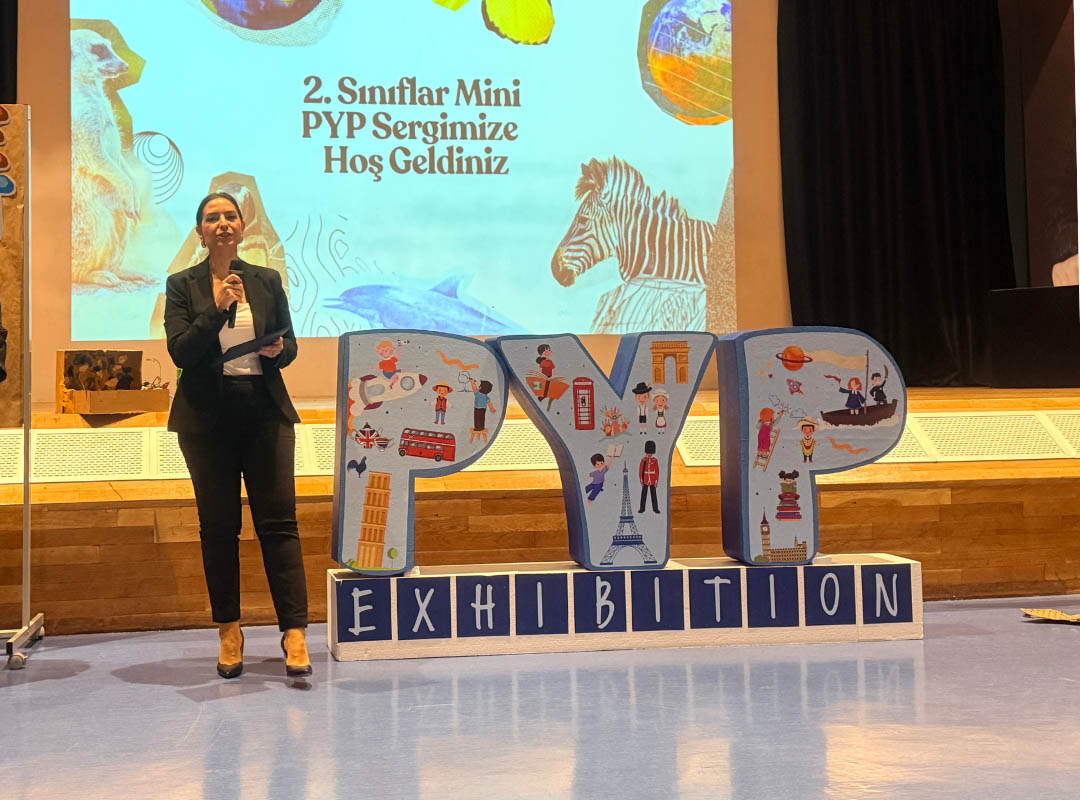 Grade 2 Students Held Their Mini Exhibition!