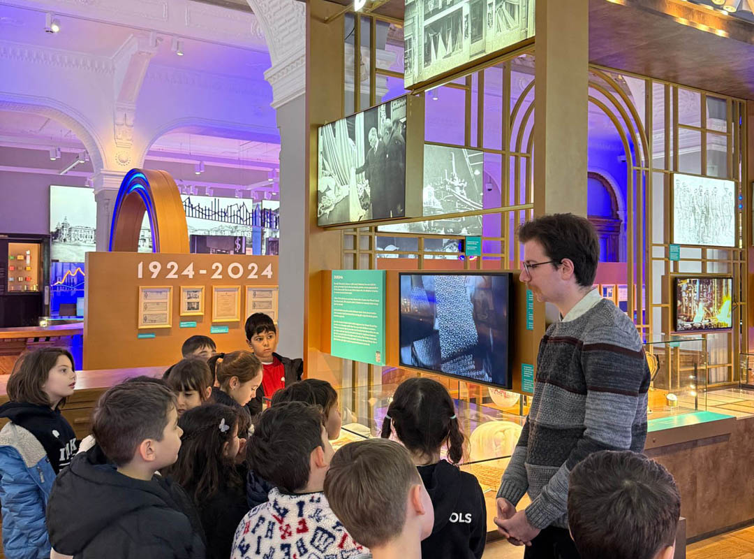 İkinci Sınıf Öğrencilerimiz İş Bankası Müzesinde-1 İkinci Sınıf Öğrencilerimiz İş Bankası Müzesinde-1