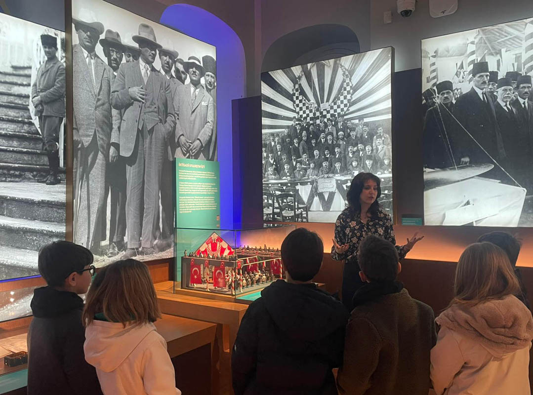 İkinci Sınıf Öğrencilerimiz İş Bankası Müzesinde-6 İkinci Sınıf Öğrencilerimiz İş Bankası Müzesinde-6