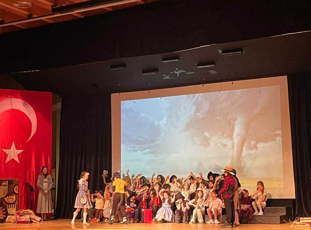 Drama Kulübümüz The Wizard of Ozu Sahneledi!-1 Drama Kulübümüz The Wizard of Ozu Sahneledi!-1