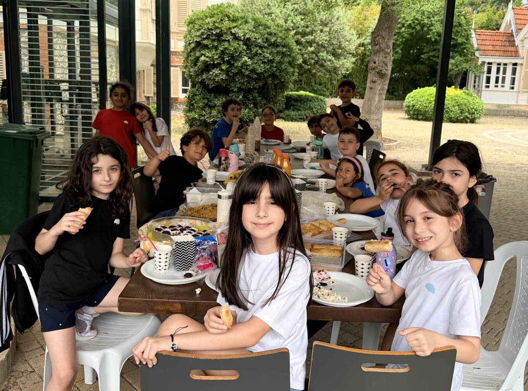 Yıl Sonu Pikniğinde Neşe Dolu Anlar-08 Yıl Sonu Pikniğinde Neşe Dolu Anlar-08