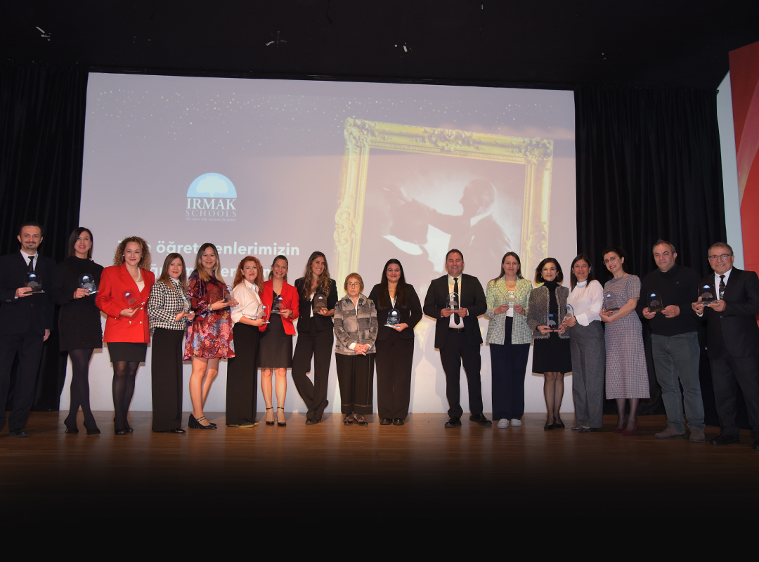 Teachers’ Day plaque ceremony